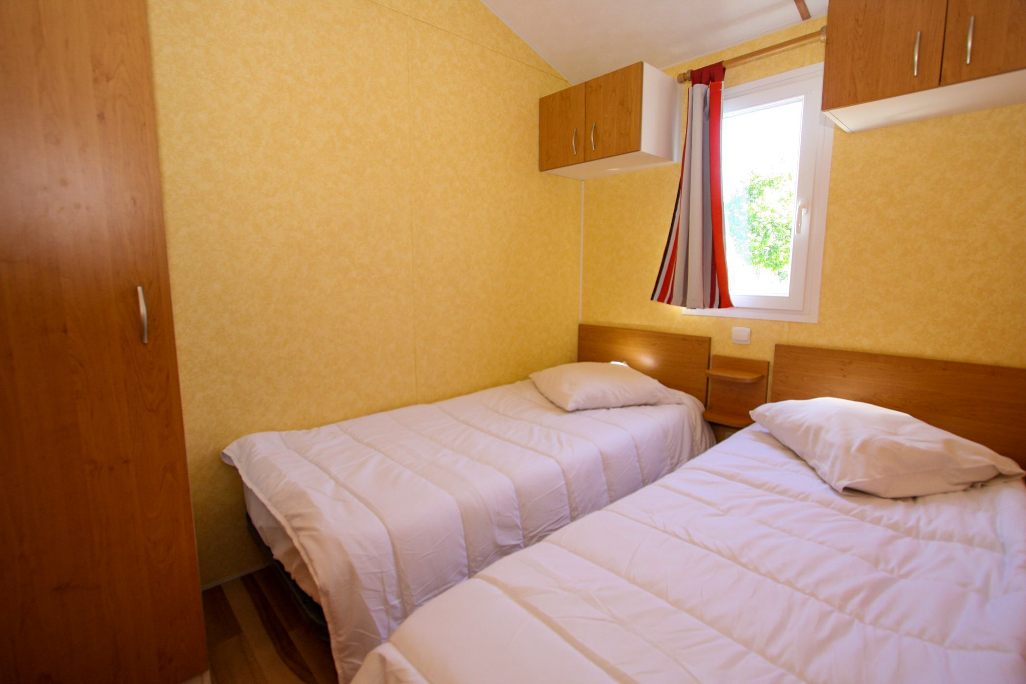 chambre 2 lits de 90 dans mobil home en Vendée