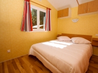 chambre parent dans mobil home