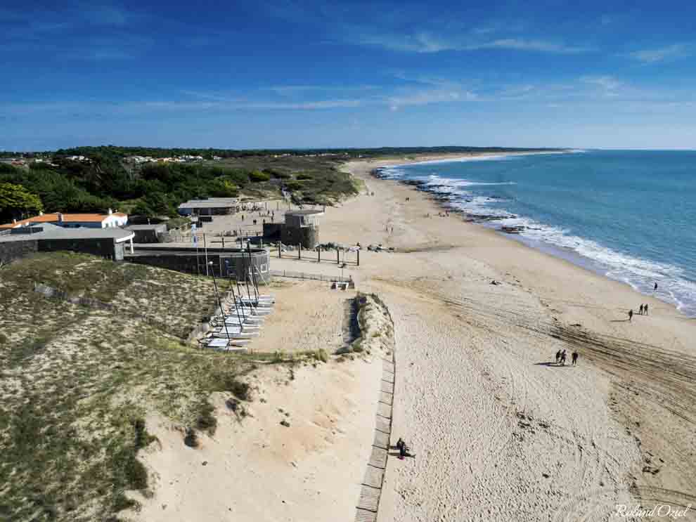 Plage de la Normandeliière proche du camping