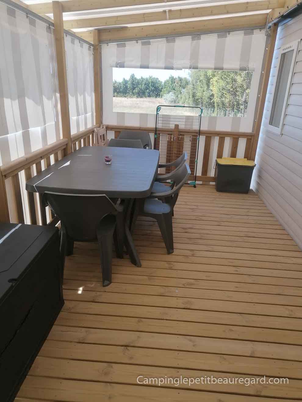 La terrasse mobil-home IRM à vendre 