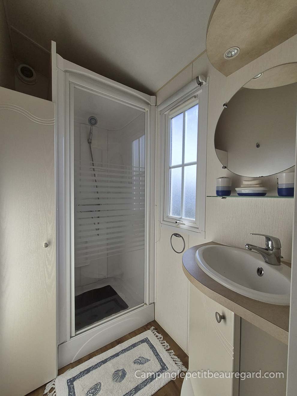 Mobilhome Rideau occasion photo salle d&apos;eau